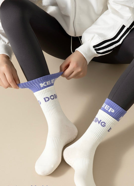 Cotton Anti Slip Yoga Socks Medium Length Socks Solid Color Fitness Pilates Women's Sports Socks Gradient Color Socks