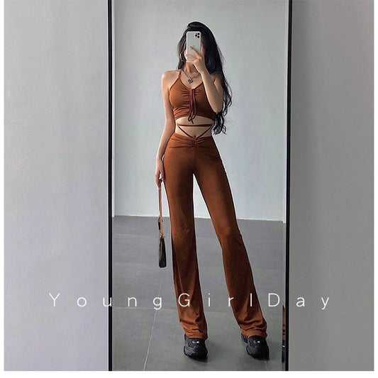 Elegant and chic in brown 🍂 Perfect for those who love simple yet striking details.