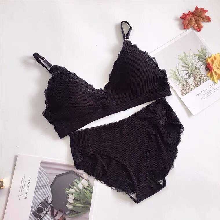 New Korean Version Of The Lace Edge Solid Color Cute No Steel Ring Bra Set