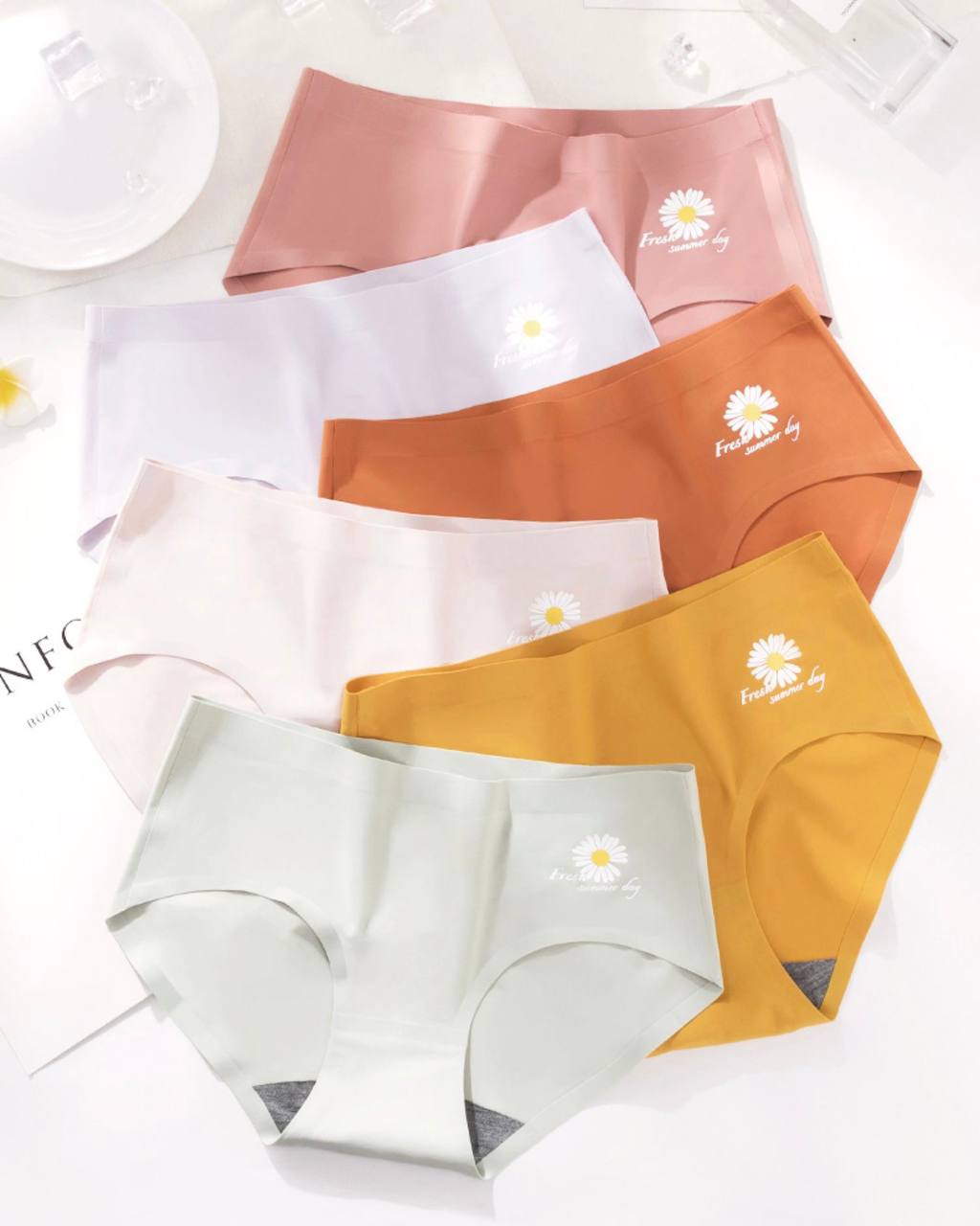 Cute Anti-Bacterial Women Briefs Mid-waist Ladies Panty Sexy Breathable Girl Underwear Seamless Cotton Women's Panties